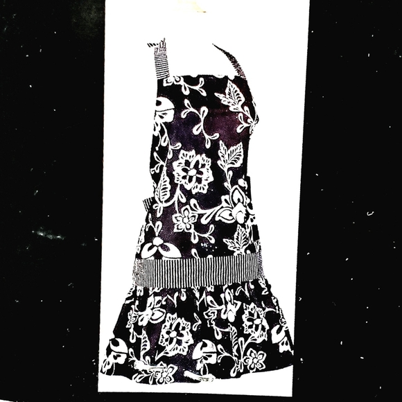 Flirty Apron - Classic Sassy Black Apron - O/S - Picture 2 of 4